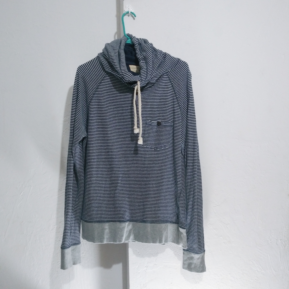 Rose Pistol vintage fit sweater striped
Size Large